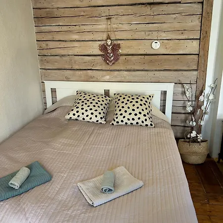 Cozy Flat In Telliskivi Center 아파트 탈린